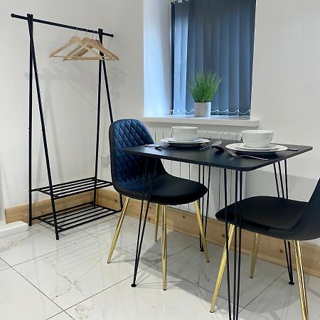 Stylish Studio Apartment In Centre Of St Clears Zewnętrze zdjęcie