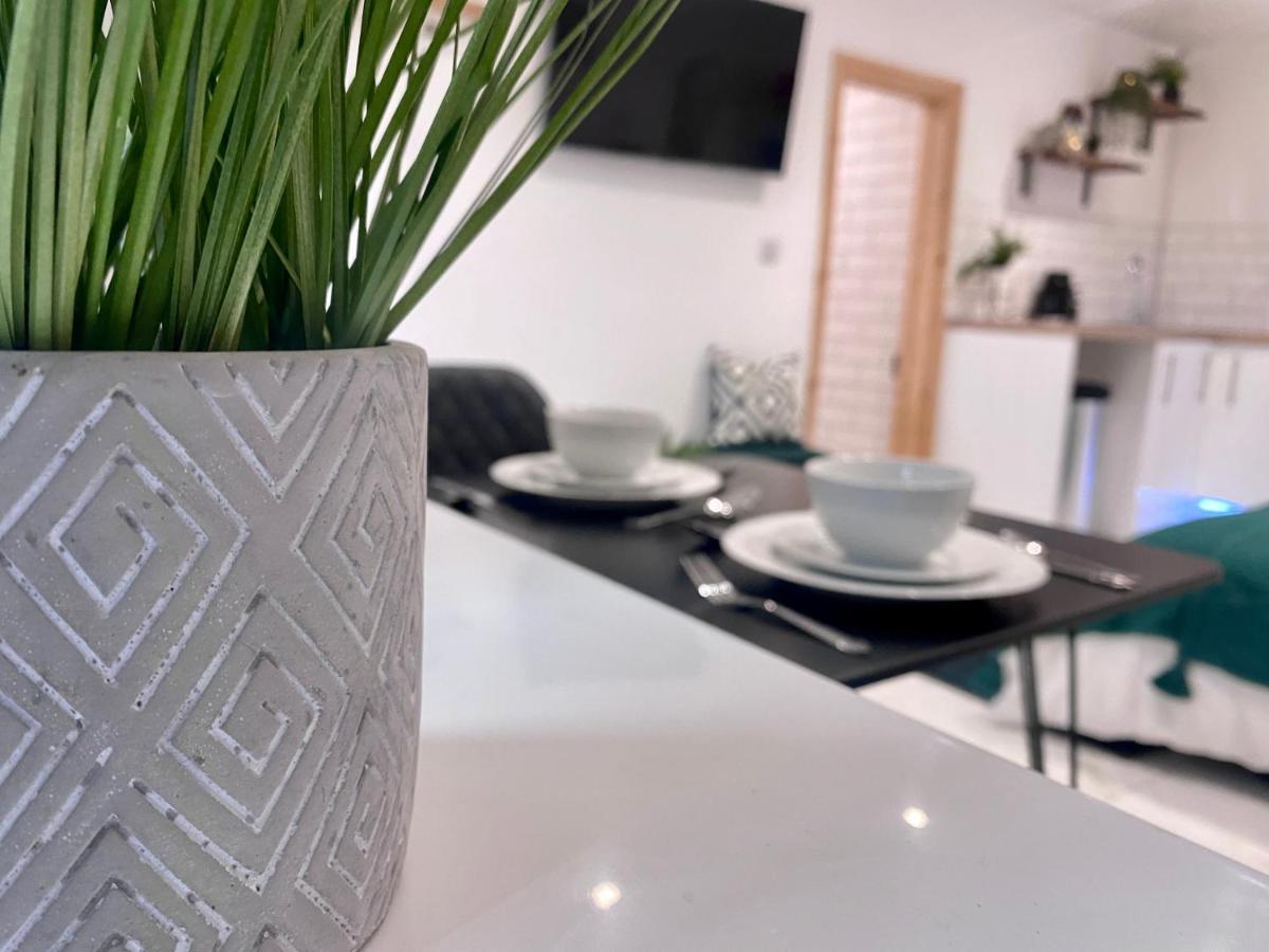 Stylish Studio Apartment In Centre Of St Clears Zewnętrze zdjęcie